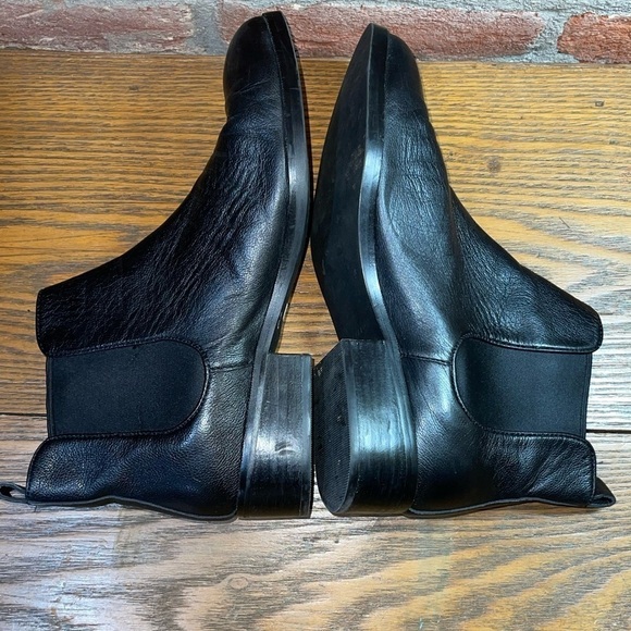 Cole Haan Landsman W06488 Women's Size 9.5B Black Leather Pull On Chelsea Bootie - Picture 5 of 12